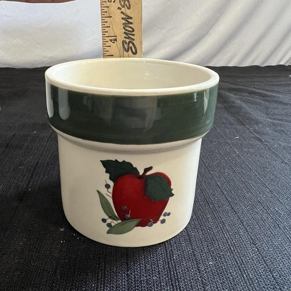 VTG Style Apple Ceramic Crock Set 3 Piece Nesting Kitchen Canisters Green Rim - Picture 9 of 14